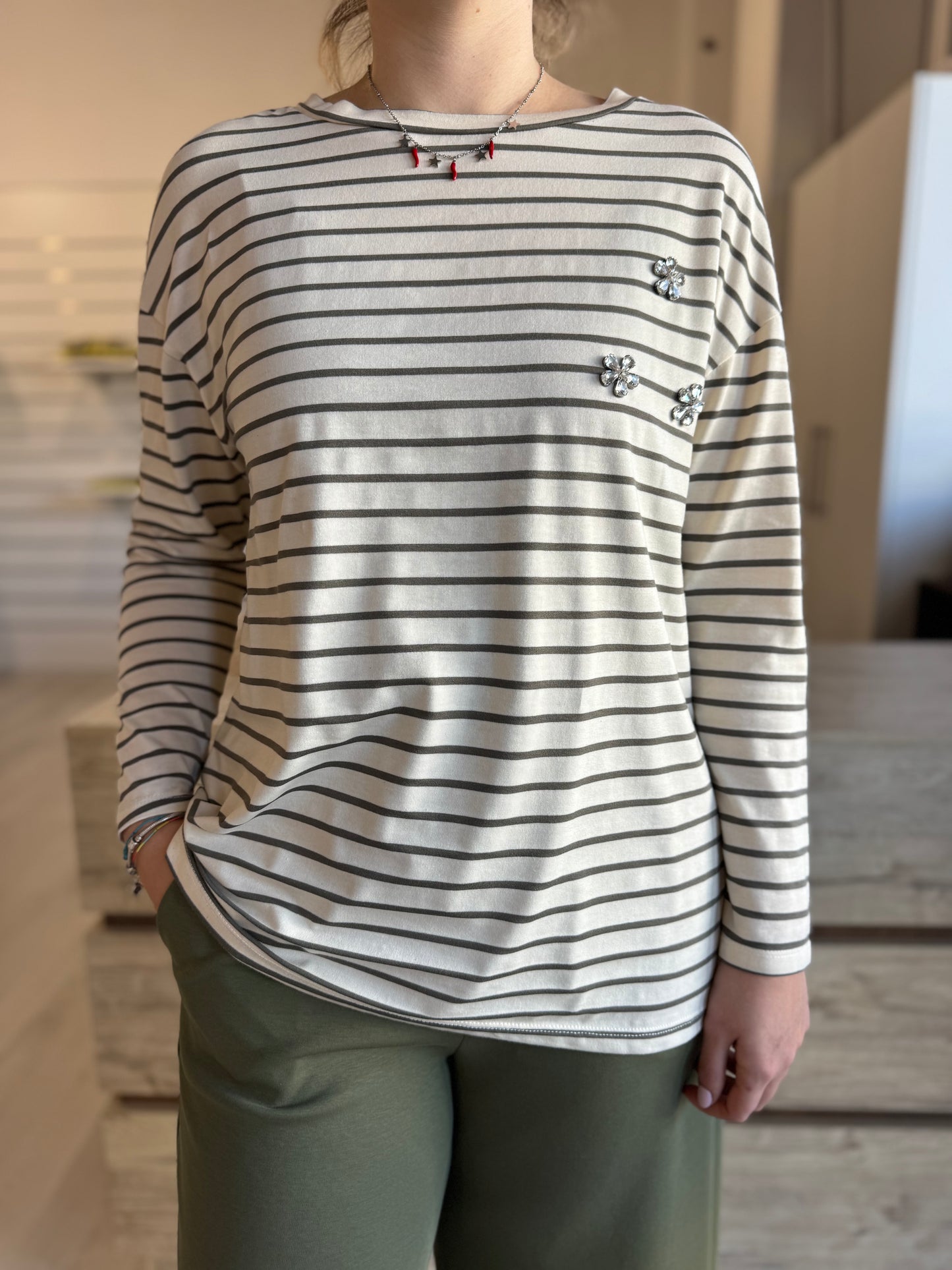 Maglia manica lunga riga con accessorio