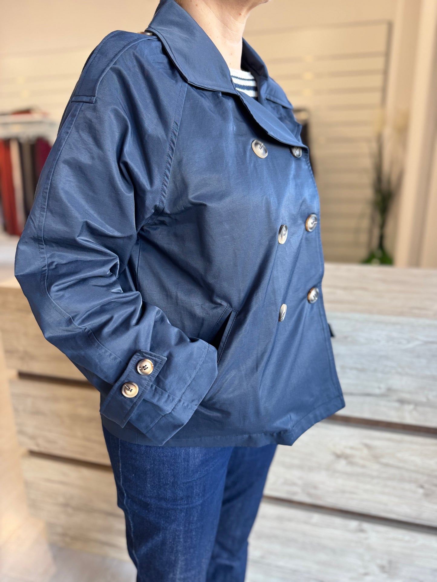 Trench corto