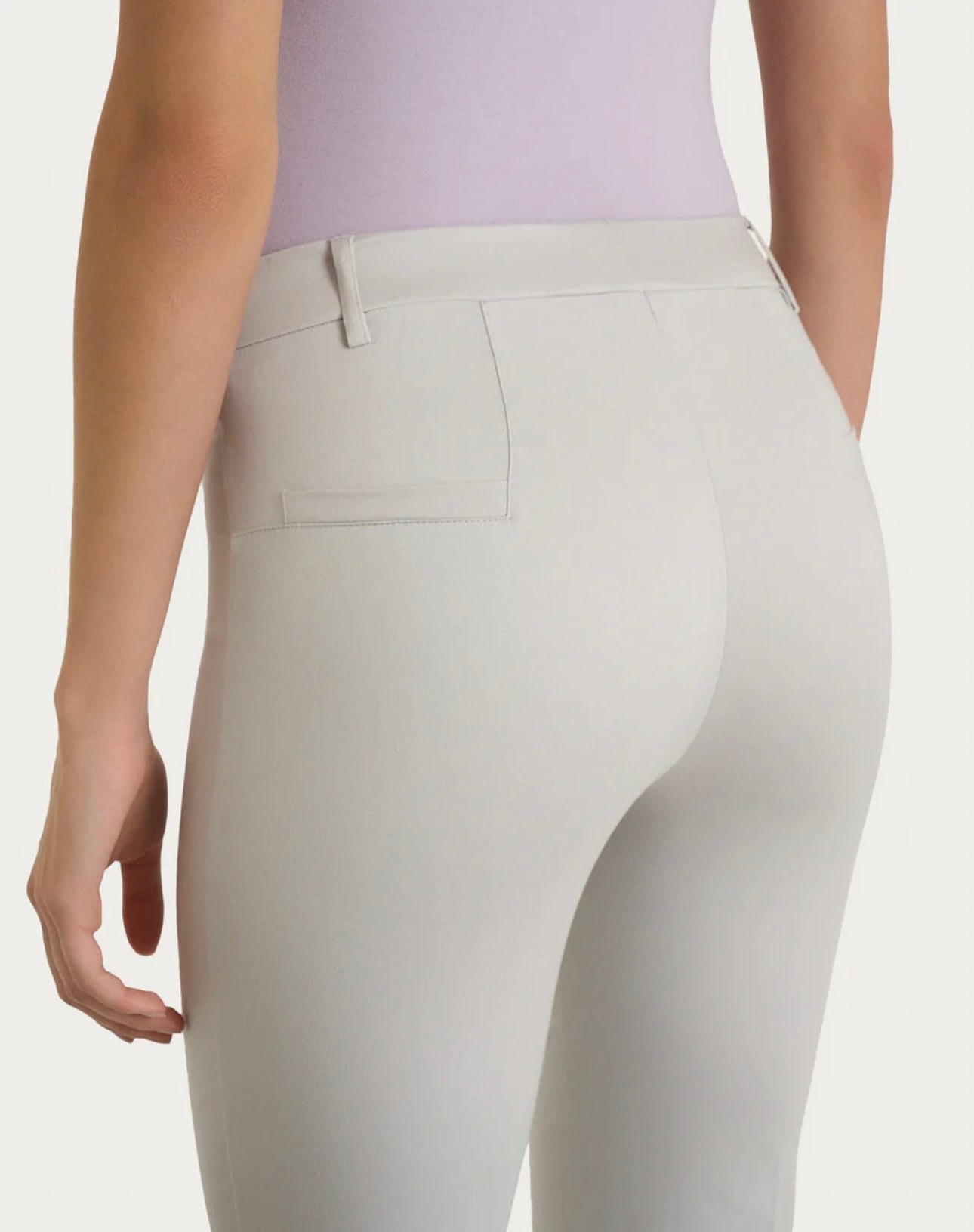 Pantalone mod. flare alla caviglia