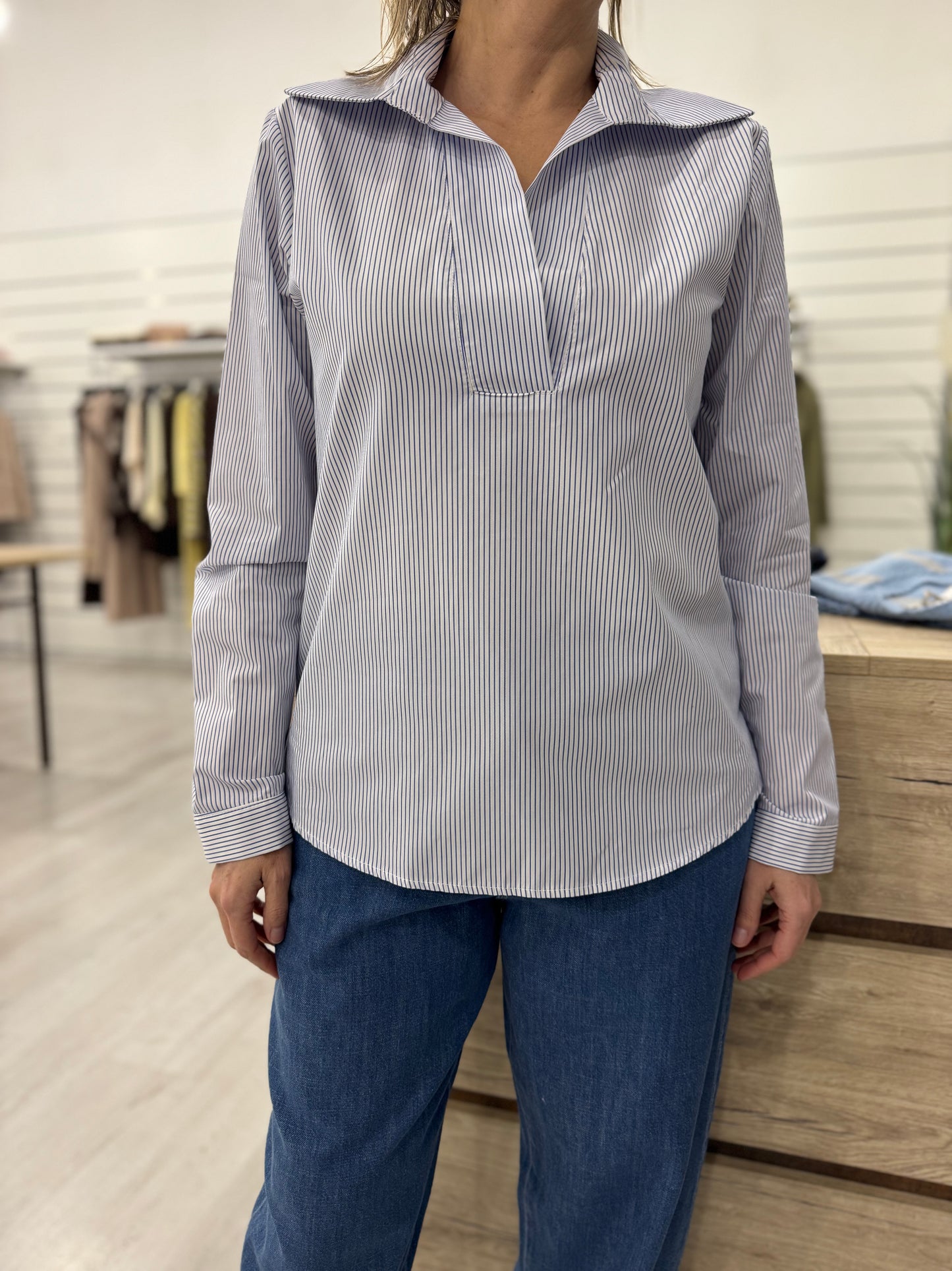 Camicia bacchettata scollo V