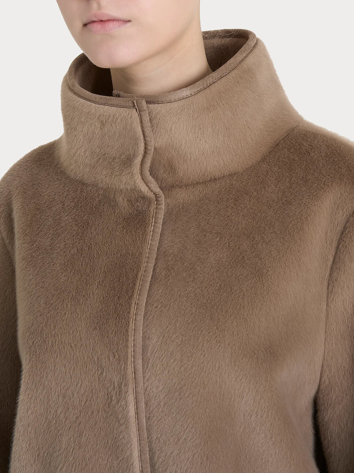 Giacca Ragno lunga con collo alto double-face in Vegan Shearling art. DQ48KF