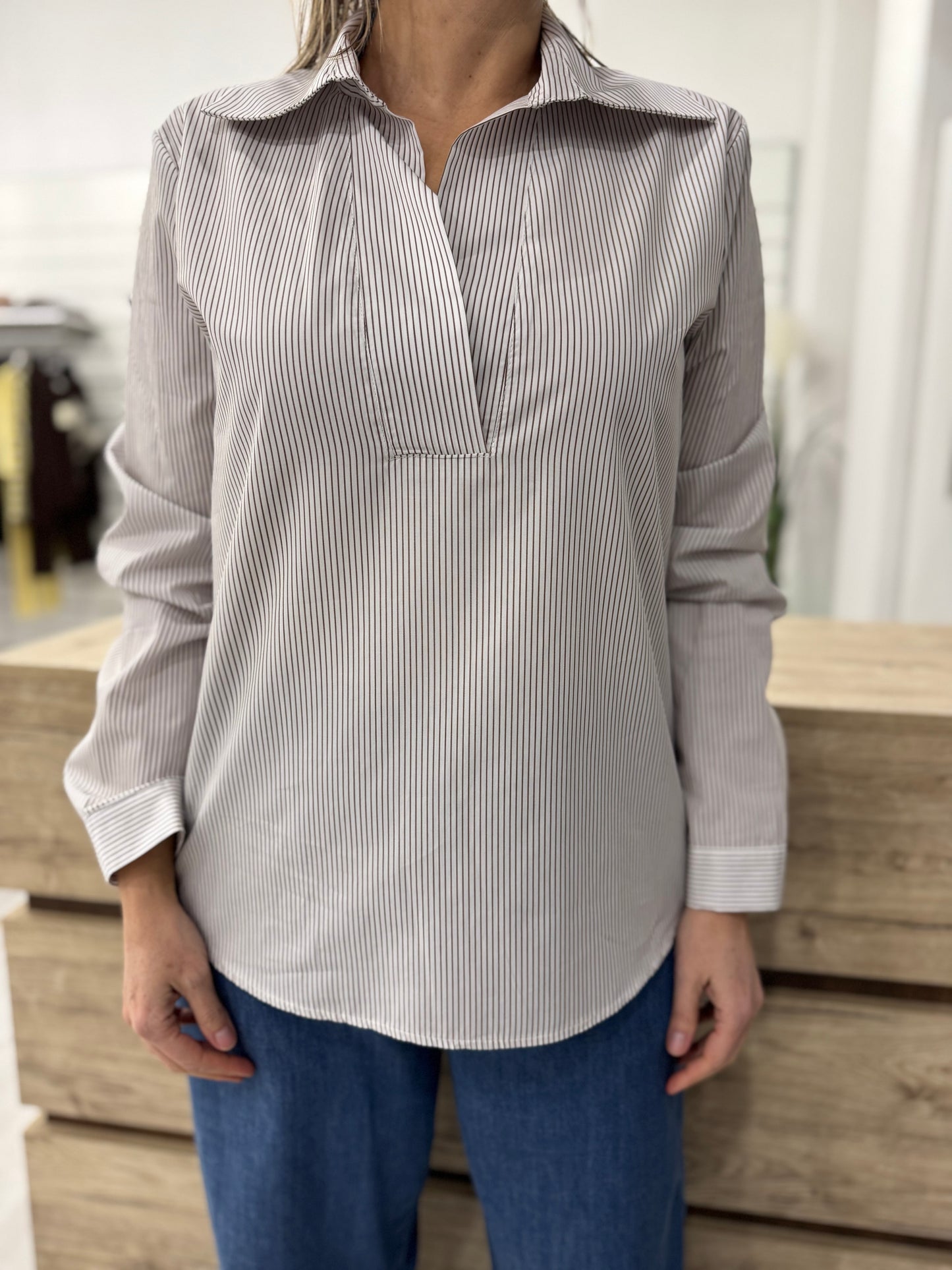 Camicia bacchettata scollo V