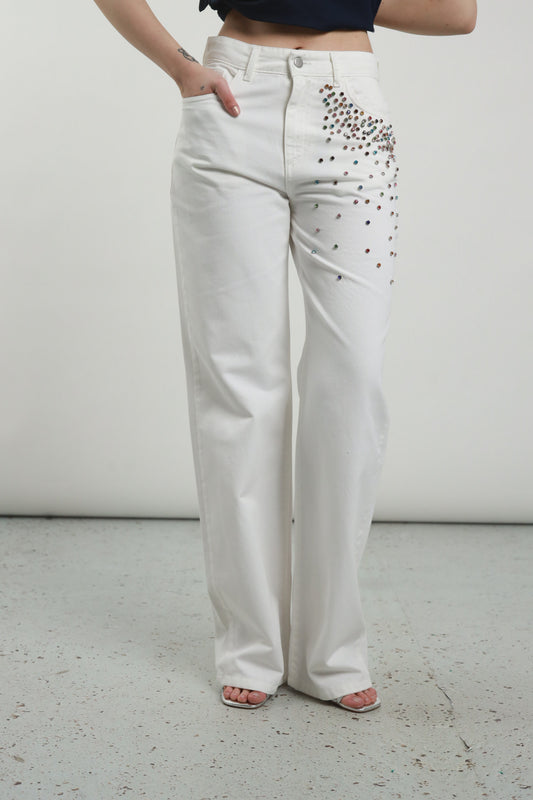Jeans con strass colorati
