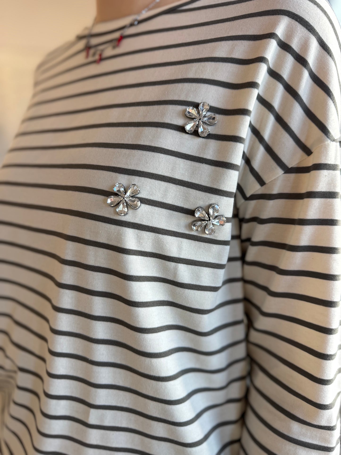 Maglia manica lunga riga con accessorio