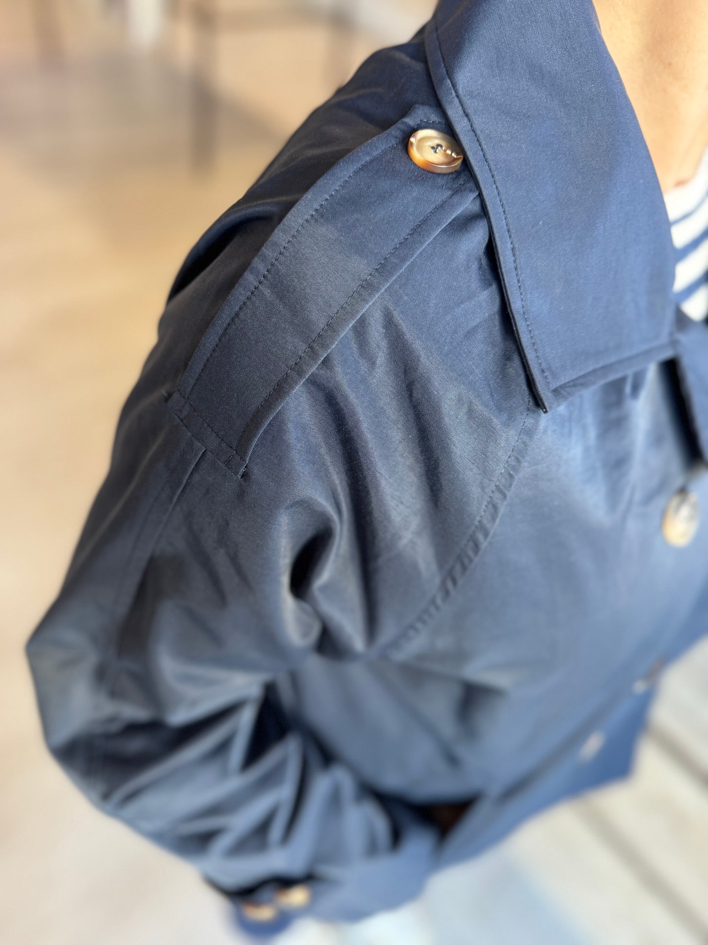 Trench corto