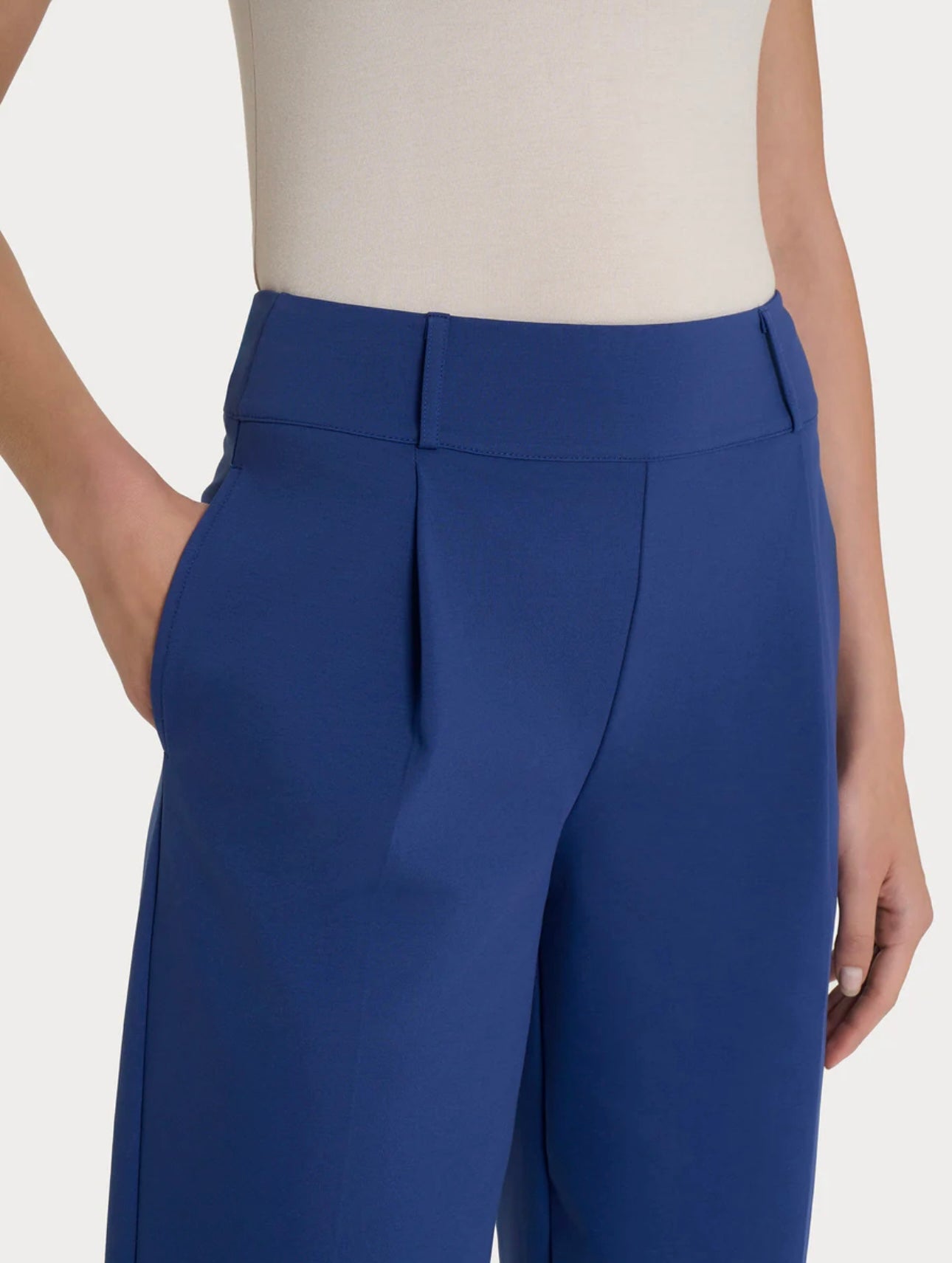 Pantalone Ragno a carota con tasche in Compact Light
