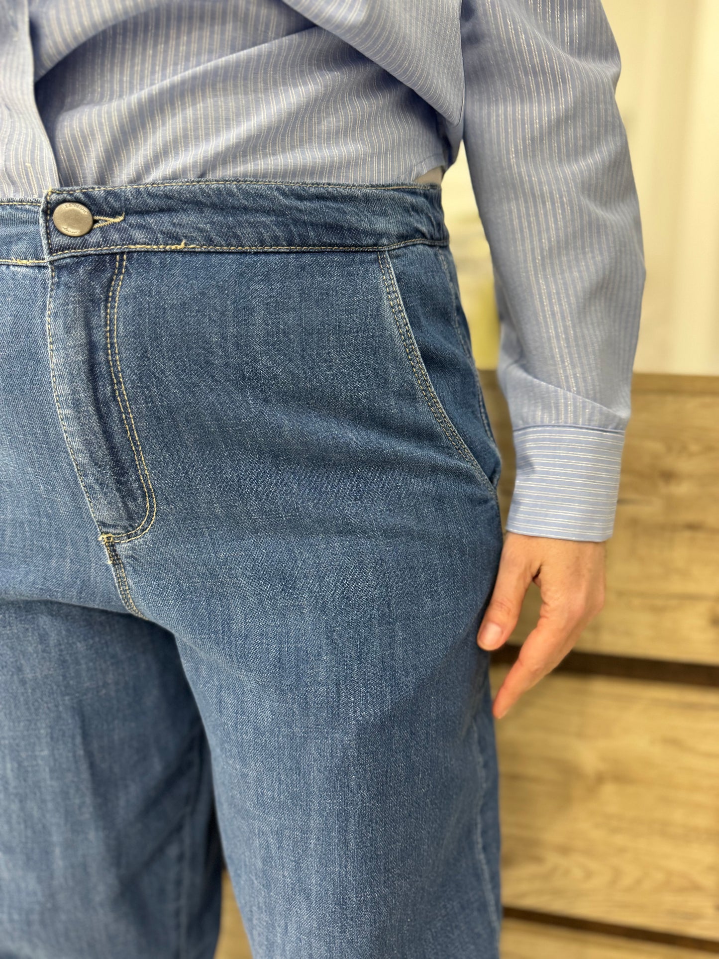Jeans carrot con elastico