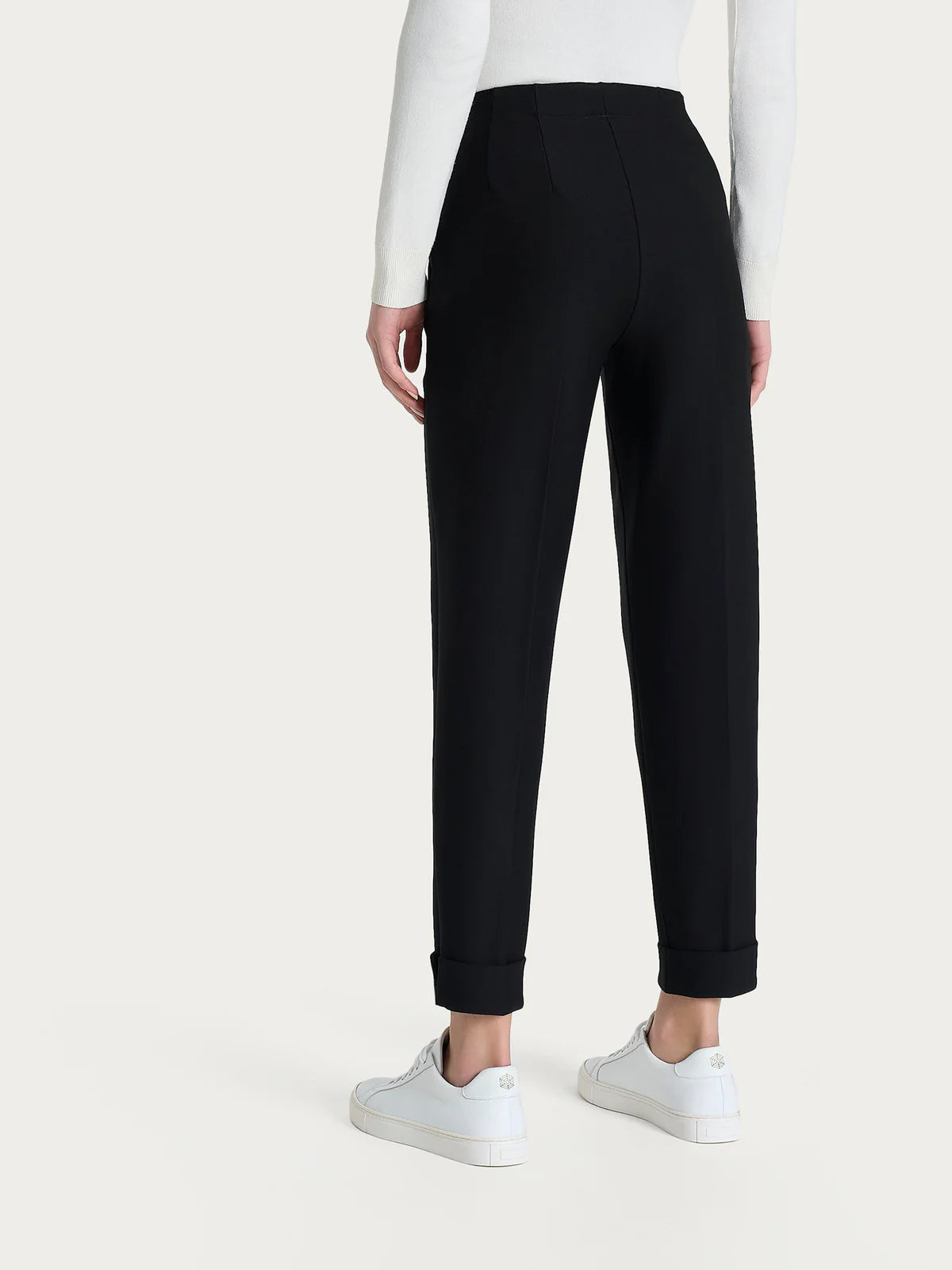 Pantalone Ragno a carota con tasche in tessuto Compact art. DO32PS