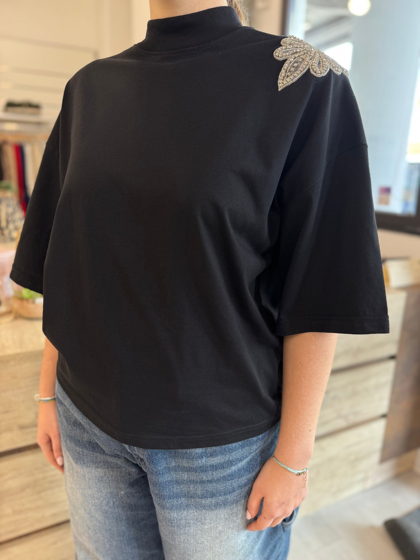 T-shirt over con strass