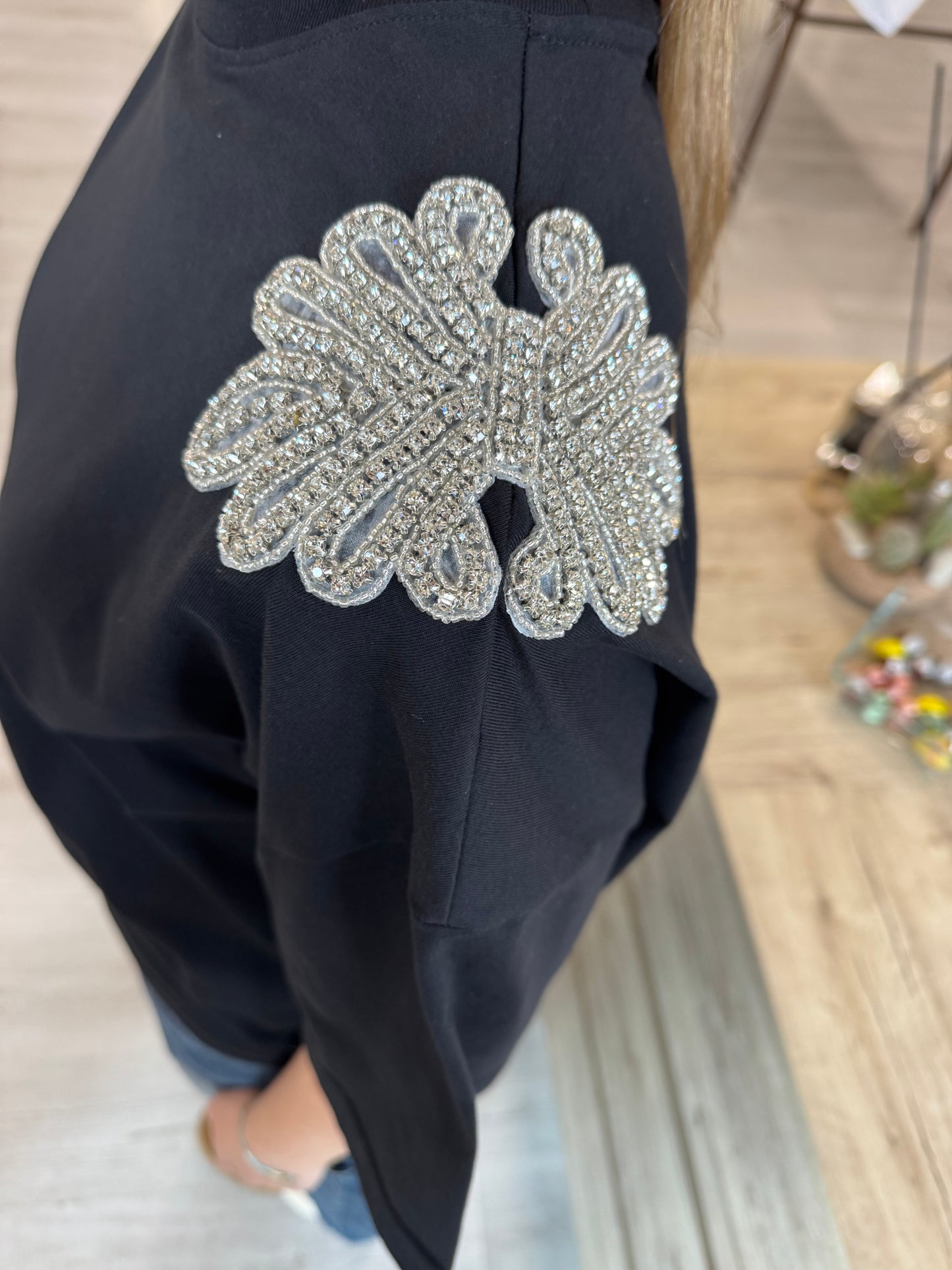 T-shirt over con strass